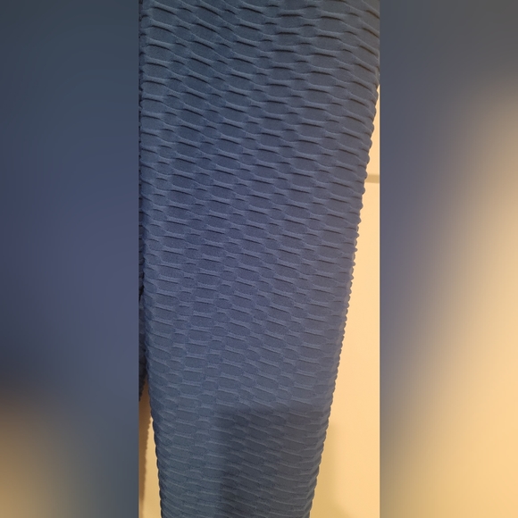 Booty cinch leggings - Picture 3 of 4